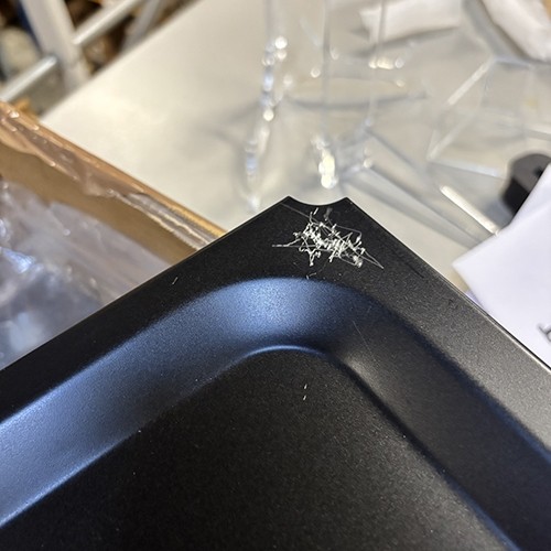 Serveerwagen mat zwart afmeting 910x590x950cm. rvs 3-plateaus 4 wielen(2/rem)